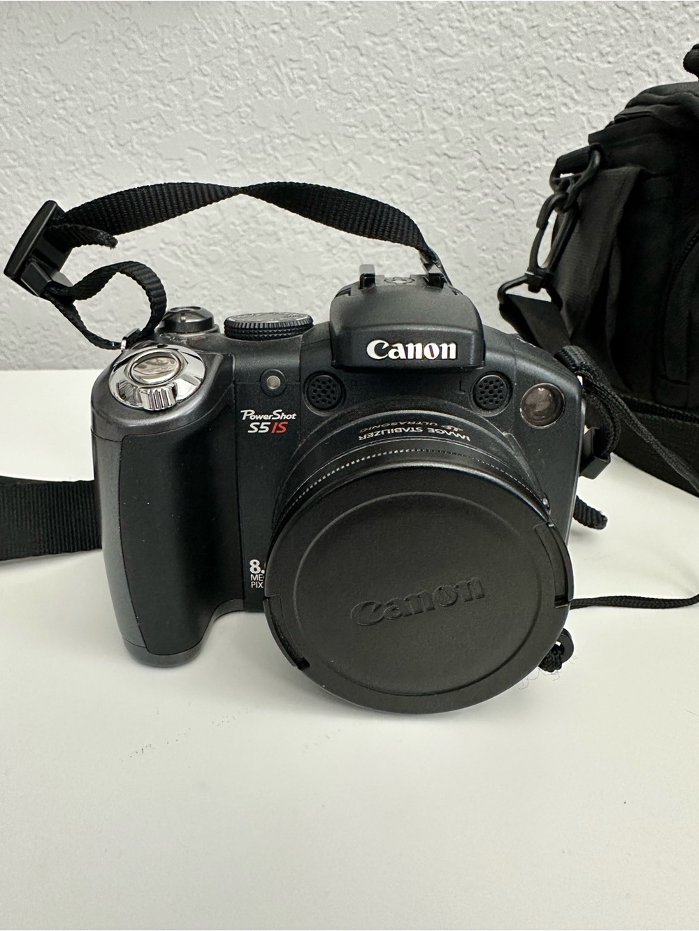 Canon PowerShot S5 IS 8.0MP 12x Optical Zoom Digital Camera Black-Tested W/Case
